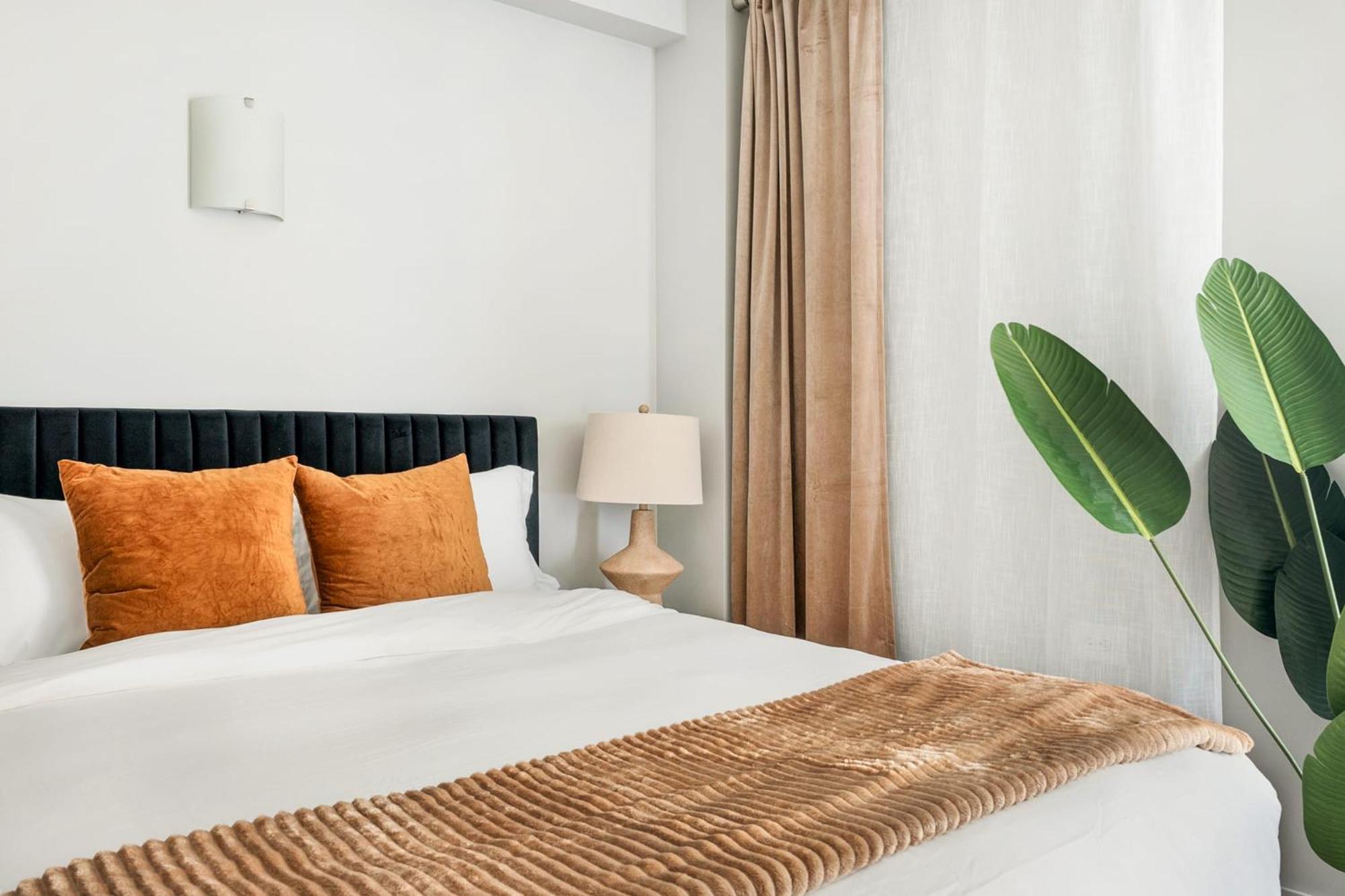 Appartement 73-410 Luxury 24 Dm New Uws Gym Laundry *