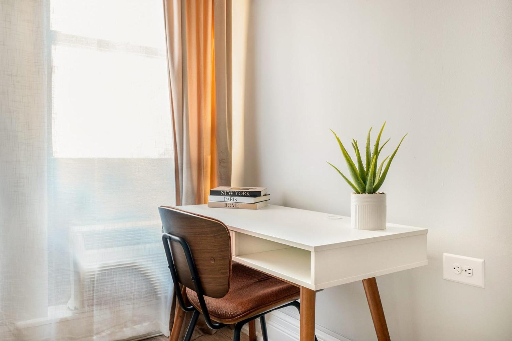 Appartement 73-410 Luxury 24 Dm New Uws Gym Laundry *